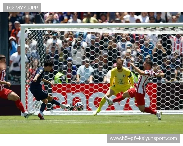 巴黎后场高位成功迫抢，梅西中路推射得手